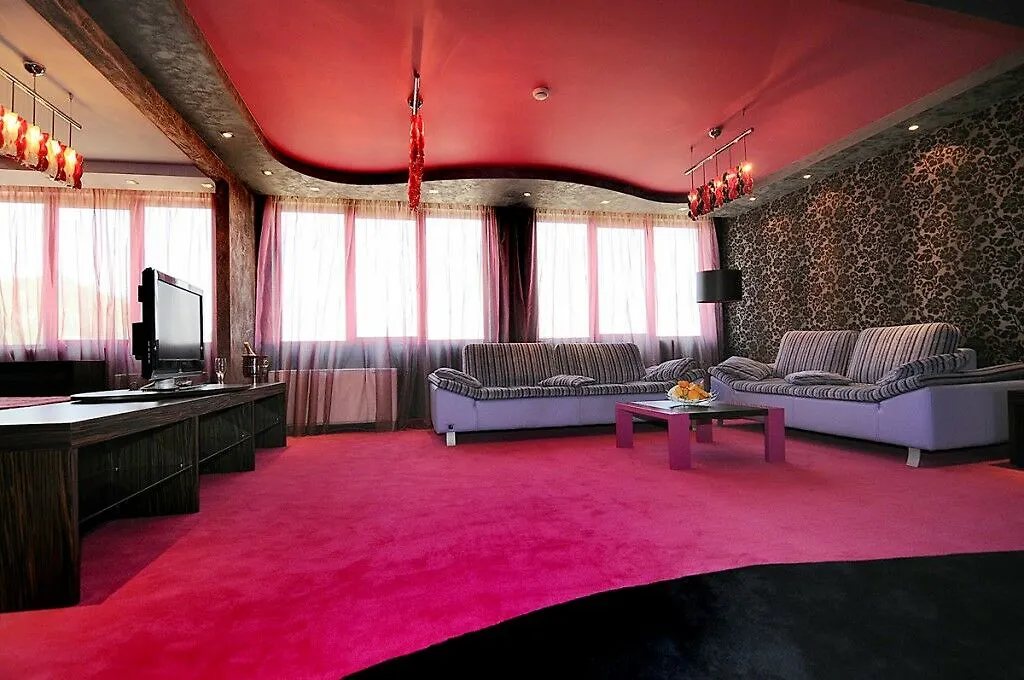 Hotel Leipzig Φιλιππούπολη 4*,