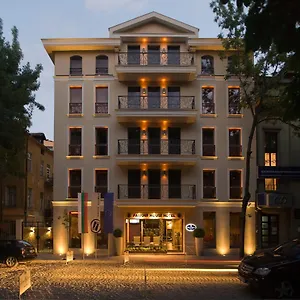 3* Otel Famous House